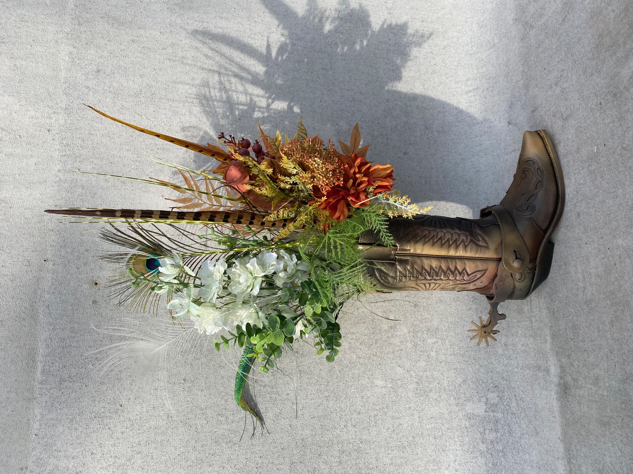 Blomsterarrangemang i Cowboyboot Nr 2