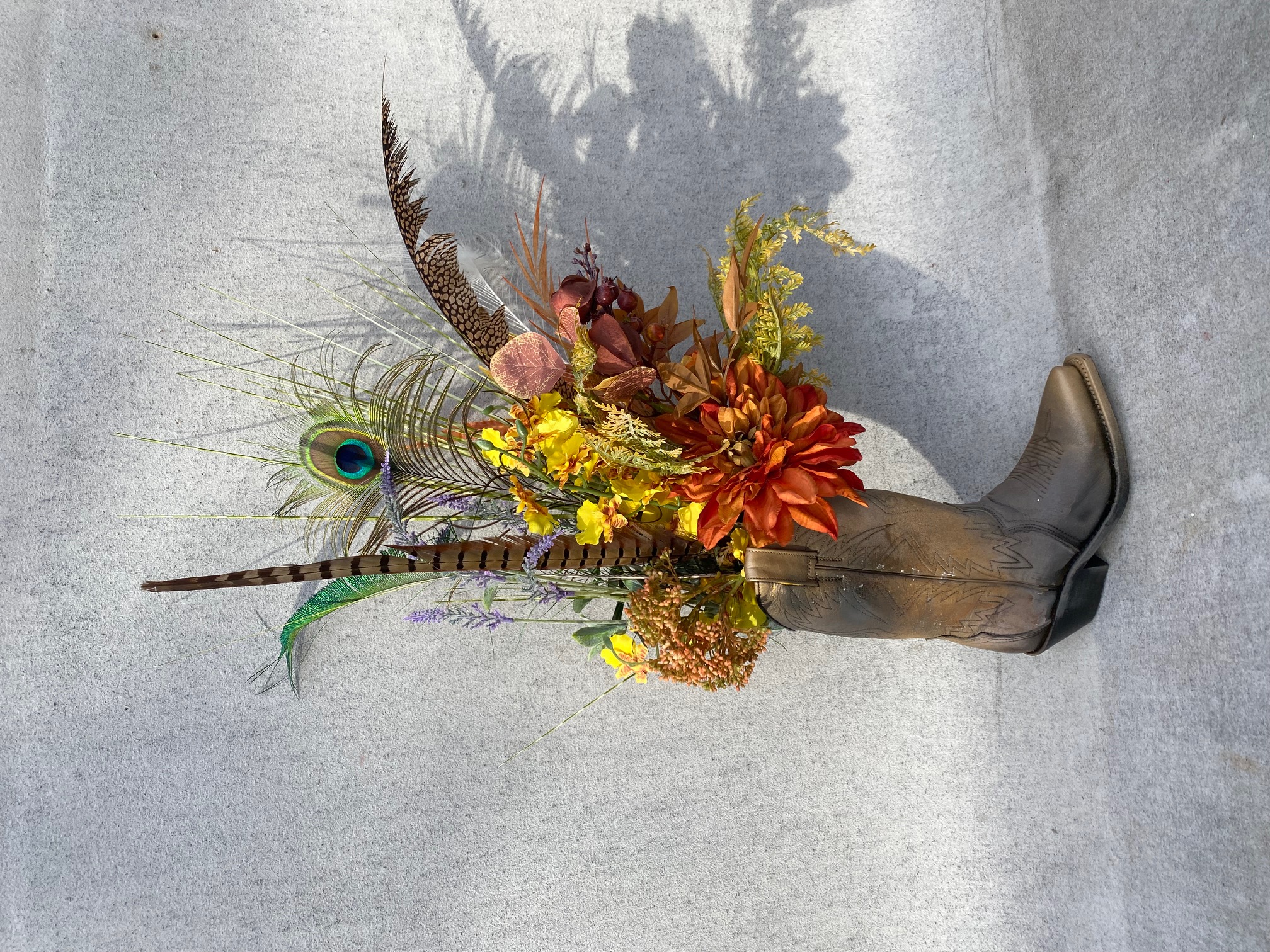 Blomsterarrangemang i Cowboyboot Nr  4