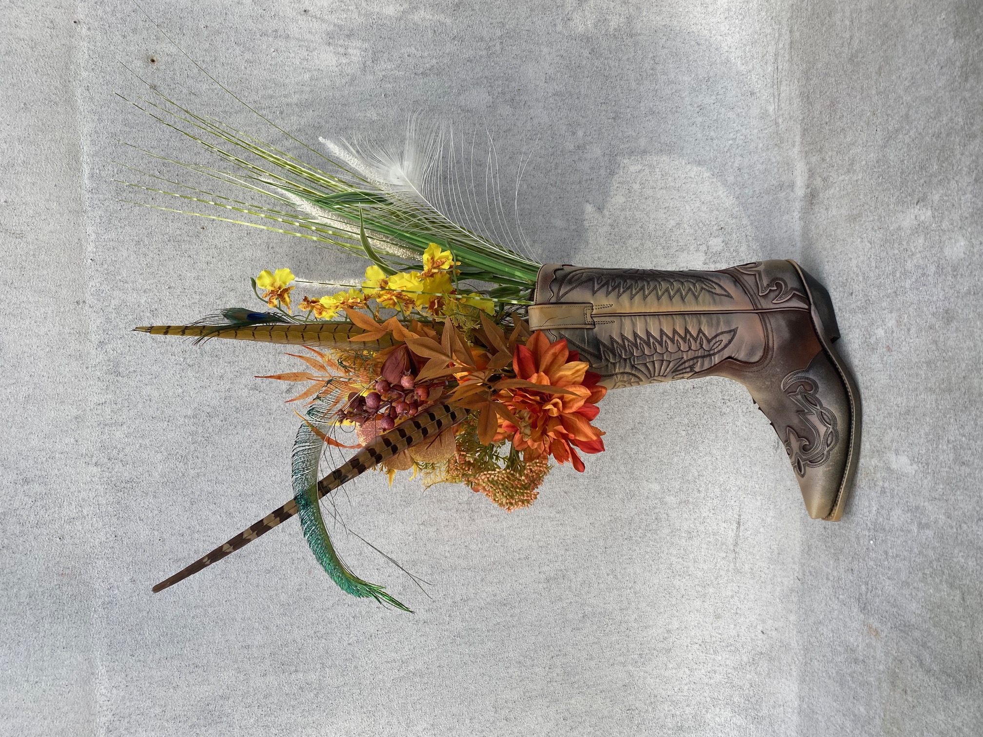 Blomsterarrangemang i Cowboyboot Nr 6