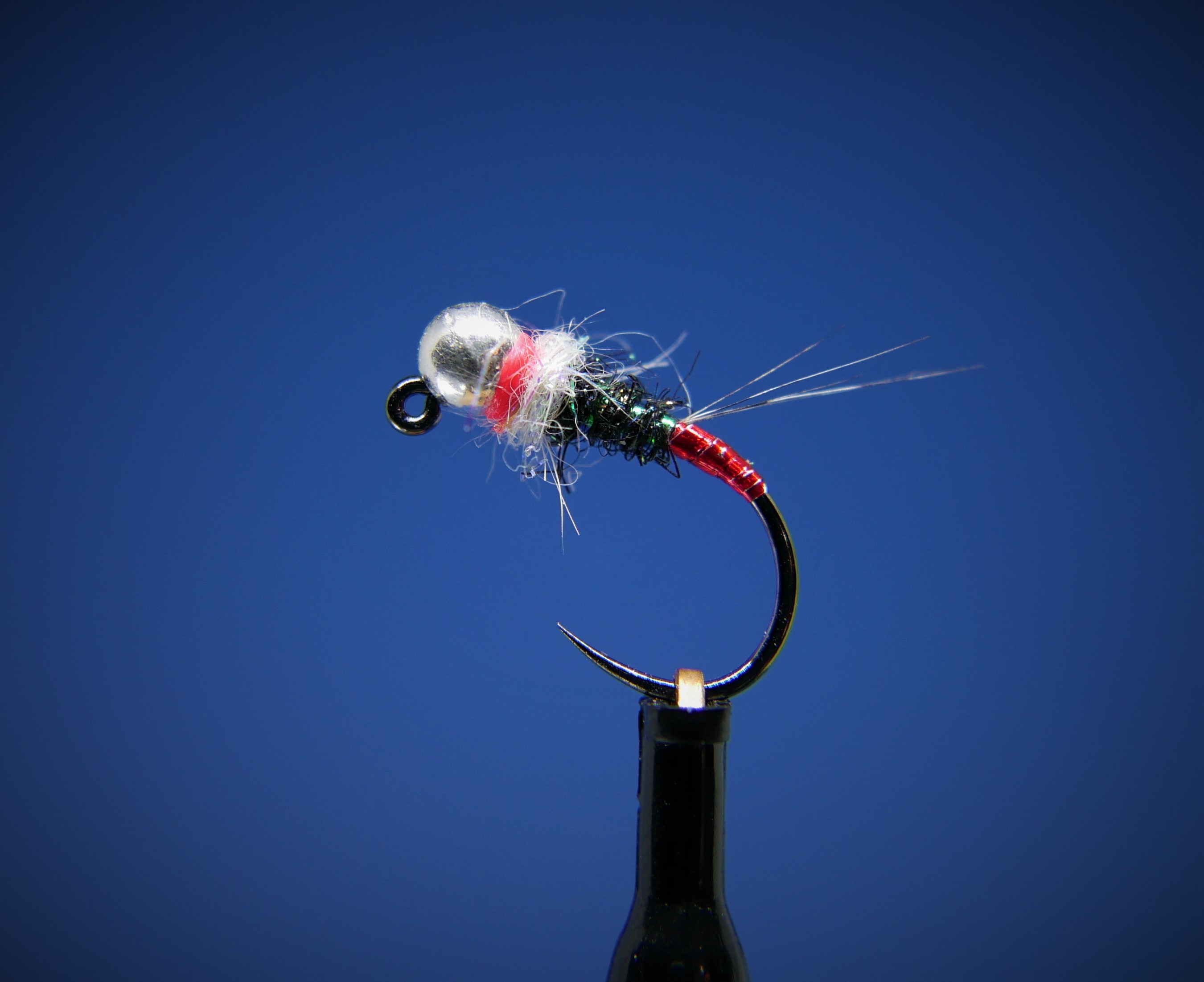 Bianca/Nera Red Tag Nymph (jigkrok) Tungsten