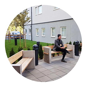 Utemøbler til leilighetsbygg i Karlstad
