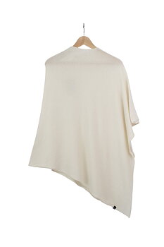 Ania Poncho från KN Collection,  milk