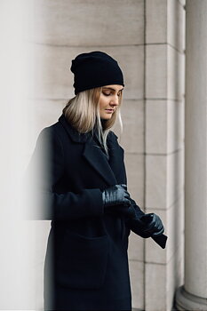 Stickad beanie, cashmeremössa, svart, mjuk och skön