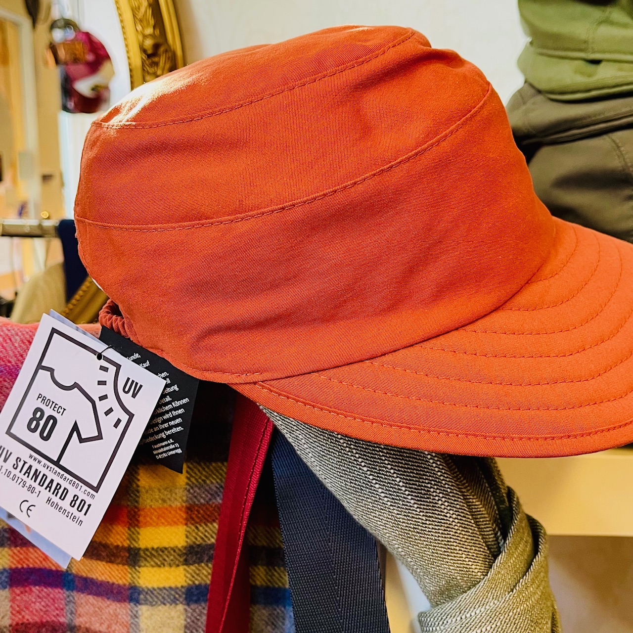 Sommarkeps UV80 bred skärm orange, säljs på Hospitalsgatan 16 REA! - 4