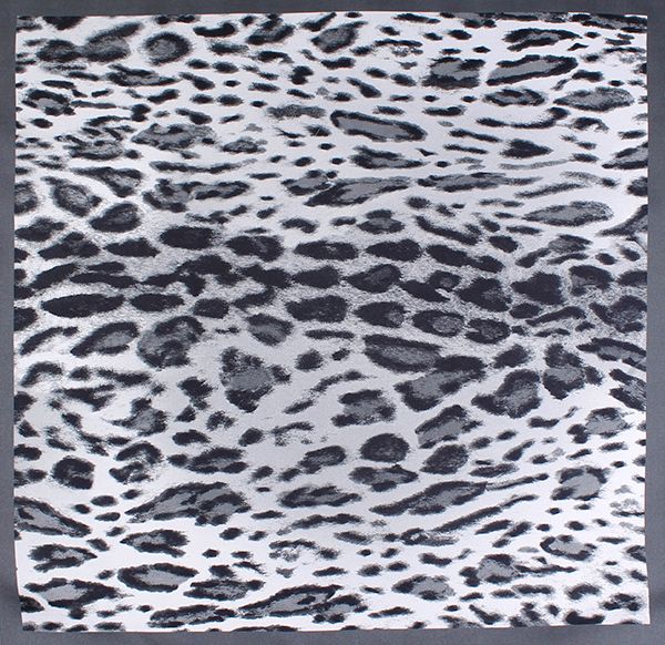 Klassisk sidenscarf med  leoprint från Amanda Christensen 45 x 45 cm