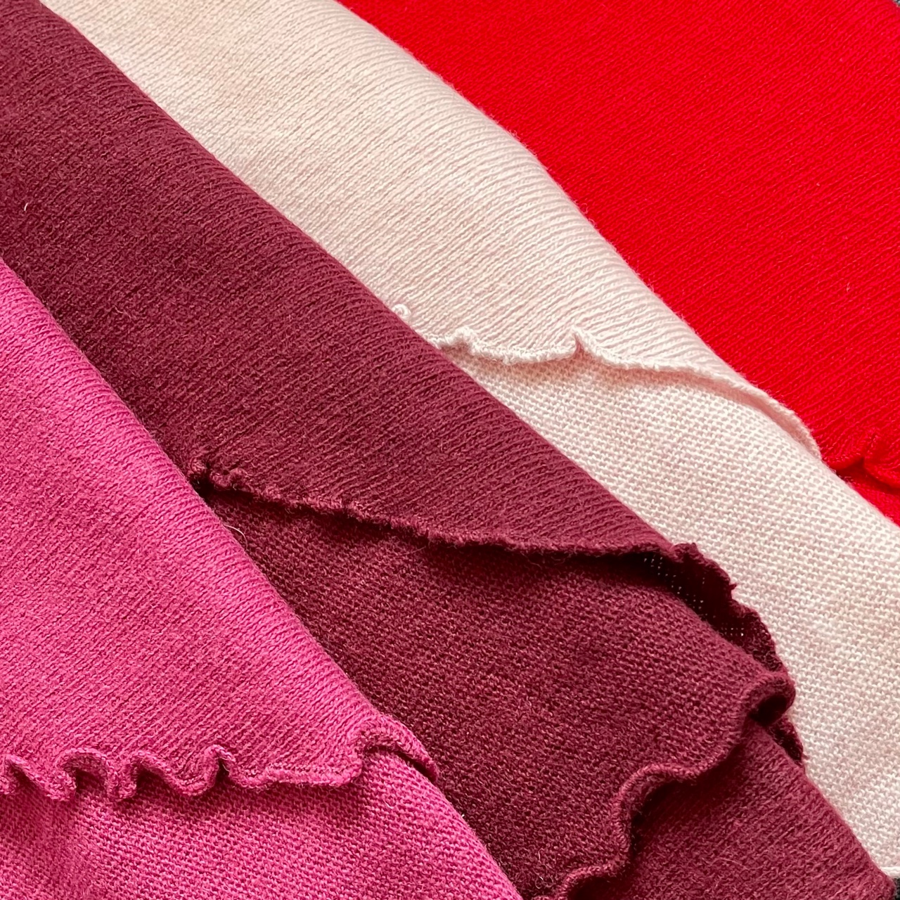 Matilde stickad scarf från KN Collection, lipstick red  - 3