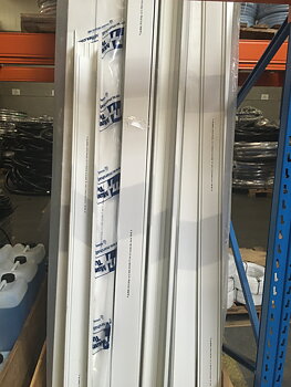 PVC KANAL MED LÅG HVID 100 X 100