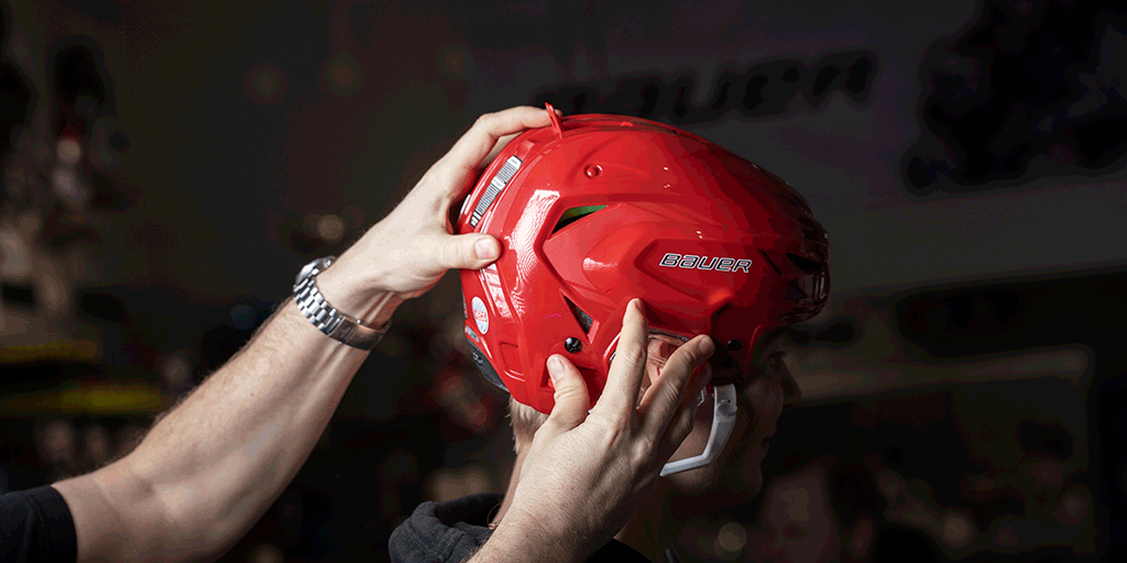 Guide - Hur ofta bör man byta ut sin ishockeyhjälm?