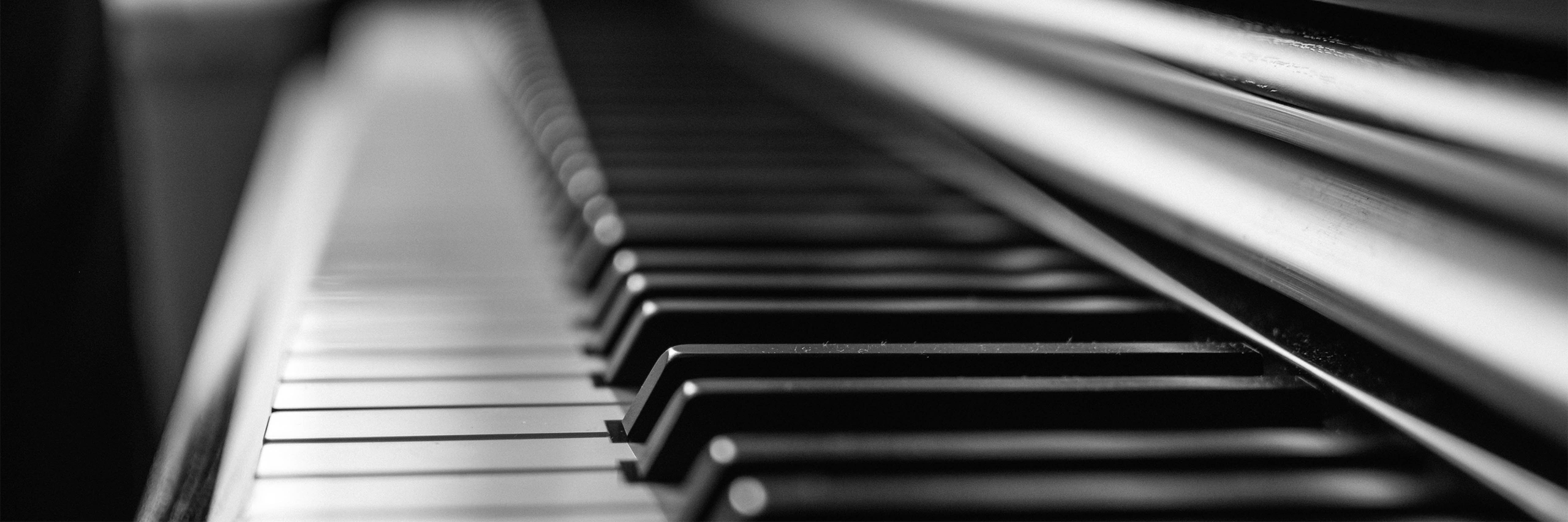 Professionell pianostämning för att återställa ditt piano till optimal klang.  