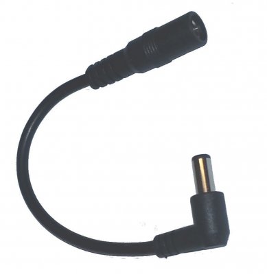 Vinklad DC adapter 5.5x2.1 hona till 6.5x4.4 hane, med cen. pin, 10cm