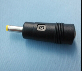 Rak DC-adapter 5.5x2.1 hona till DC-propp 4.0x1.35 black