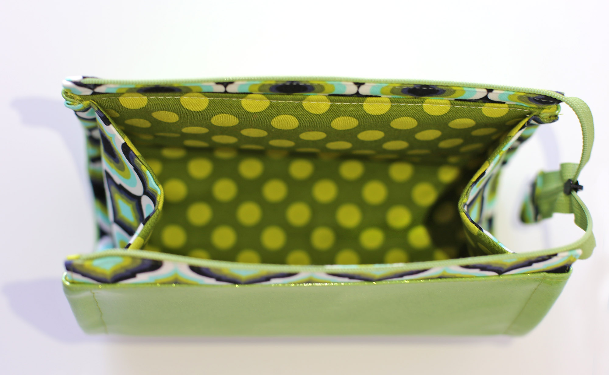 Reno Rounded Makeup Bag - Pappersmönster - 3