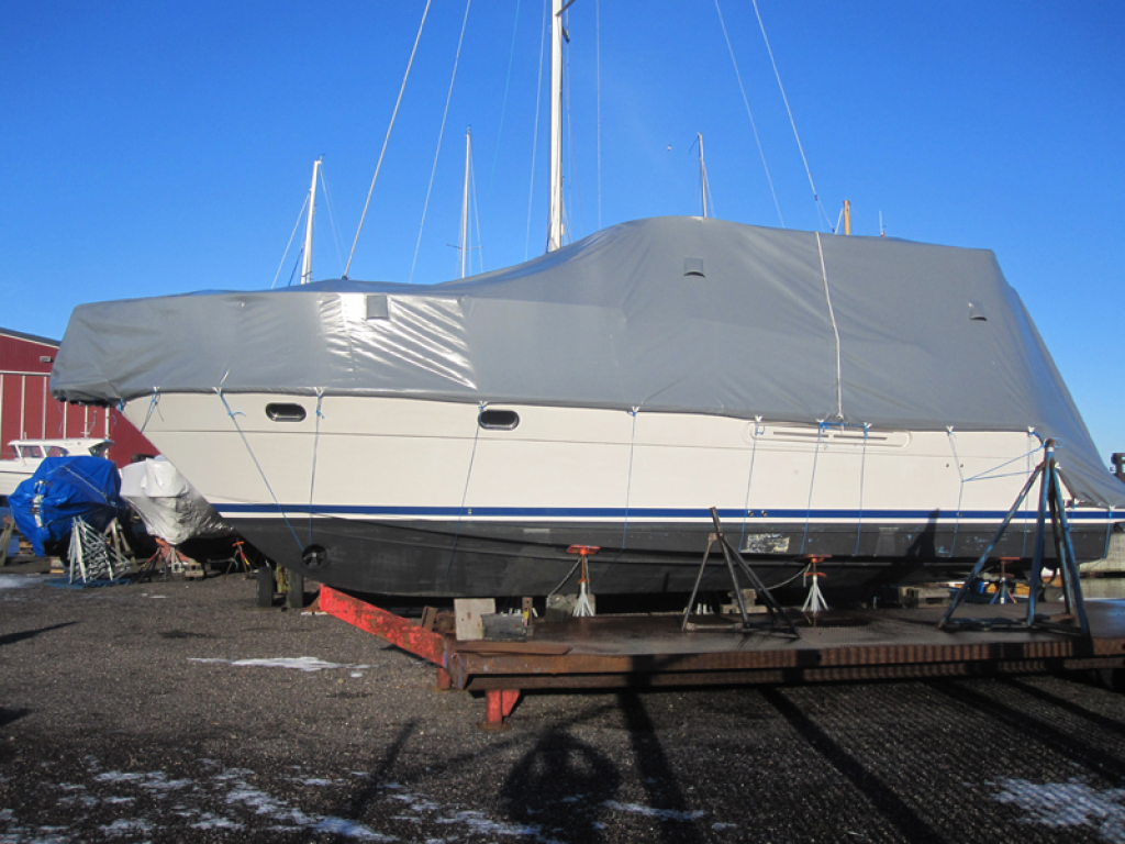 Formsydd vintertäckning motorbåt med flybridge