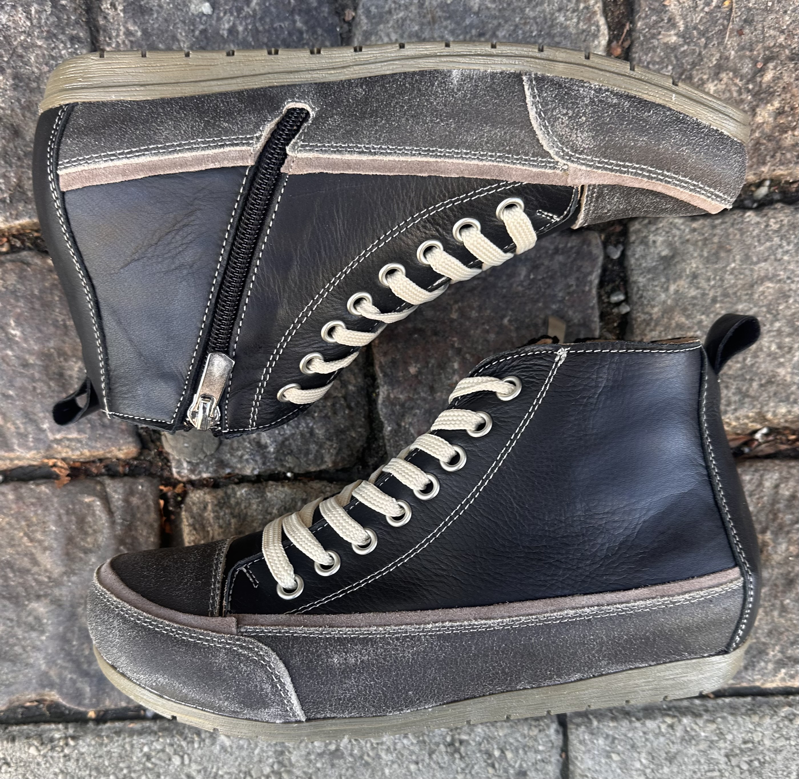 Rymliga sneakers från  Andrea Conti, svart/brun- högt skaft - 3