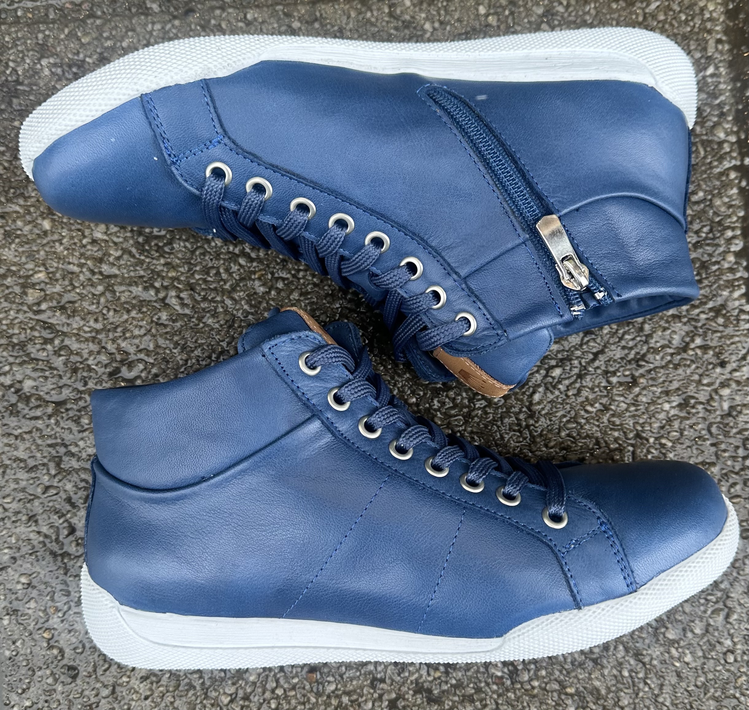 Sneakers med skaft från Charlotte of Sweden, jeans/brandy - 2
