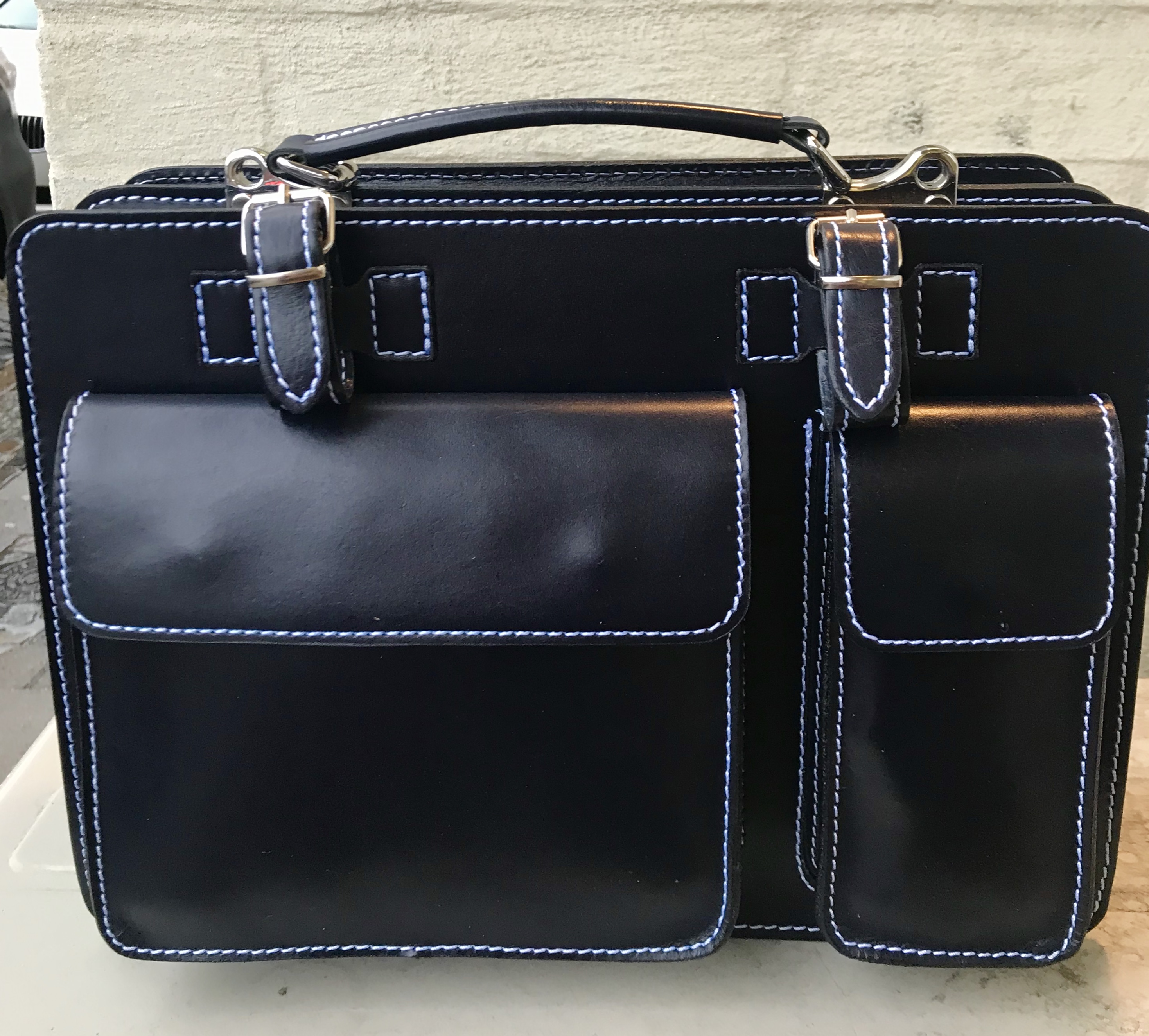 Pigga Peggy boxväskan storlek  39x29x11 ,  STOR, mörkblå