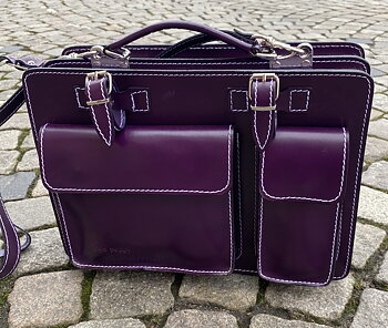 Boxväskan storlek  39x29x11, STOR, Lila