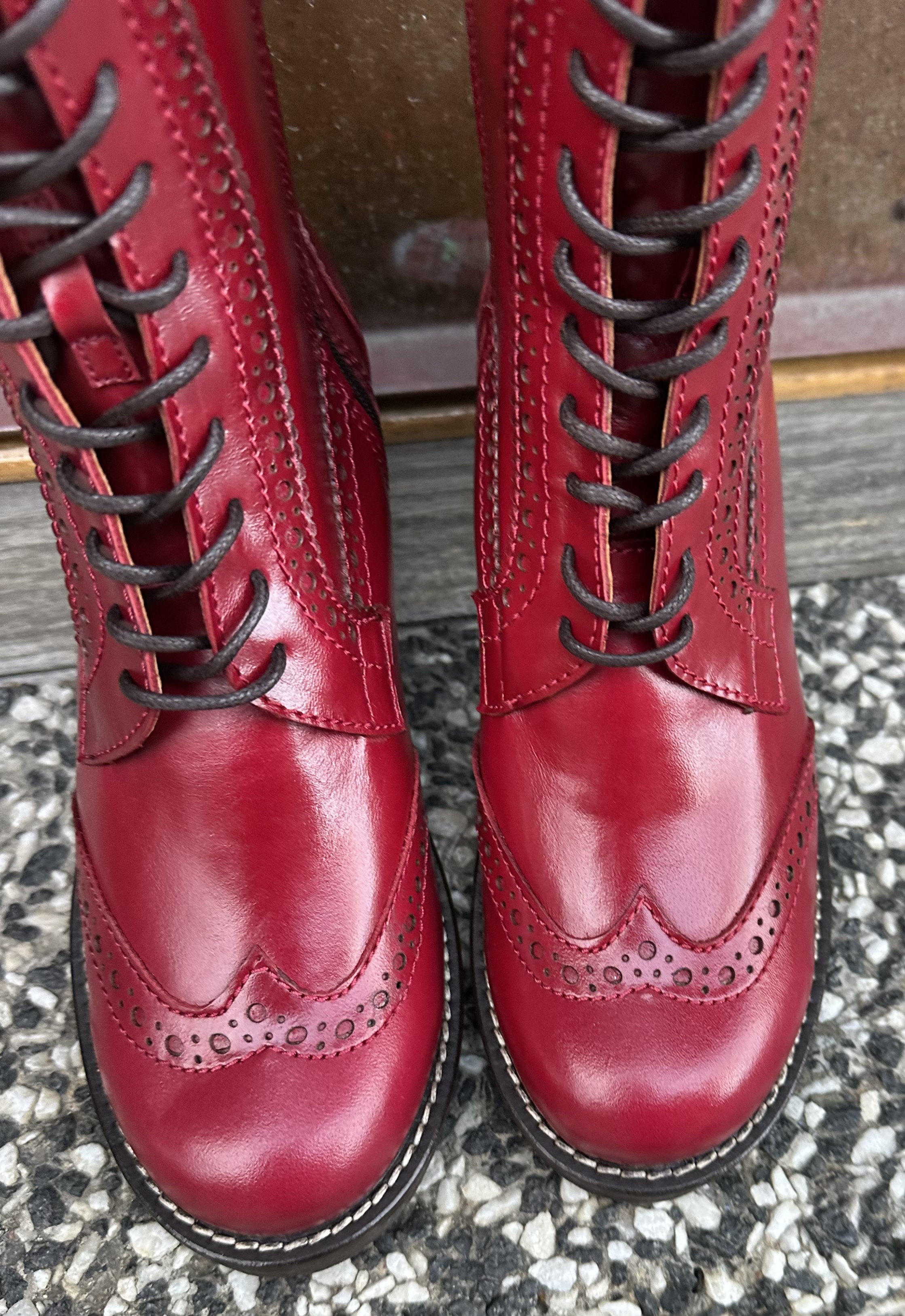 Brako snörkängor med brogues modell Military, naturgarvat skinn, röd - 3
