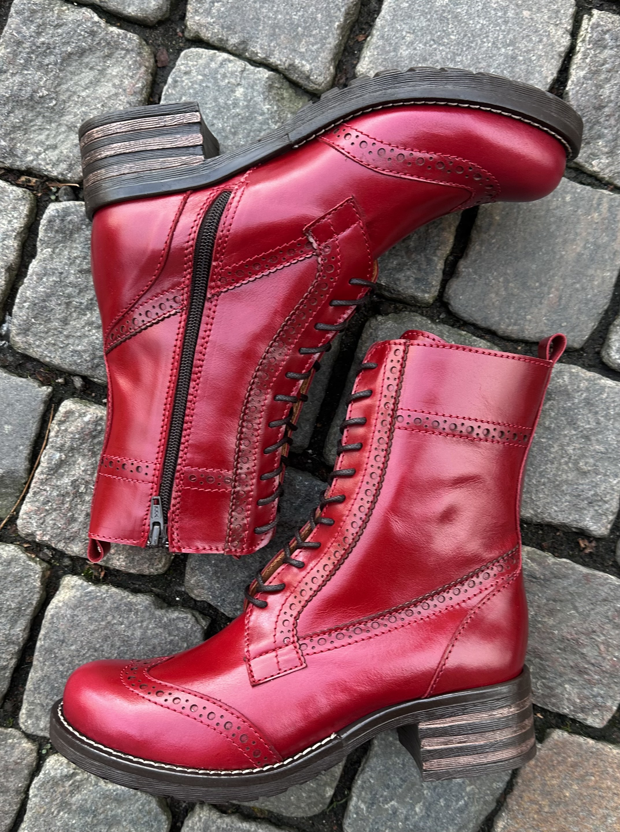 Brako snörkängor med brogues modell Military, naturgarvat skinn, röd - 2