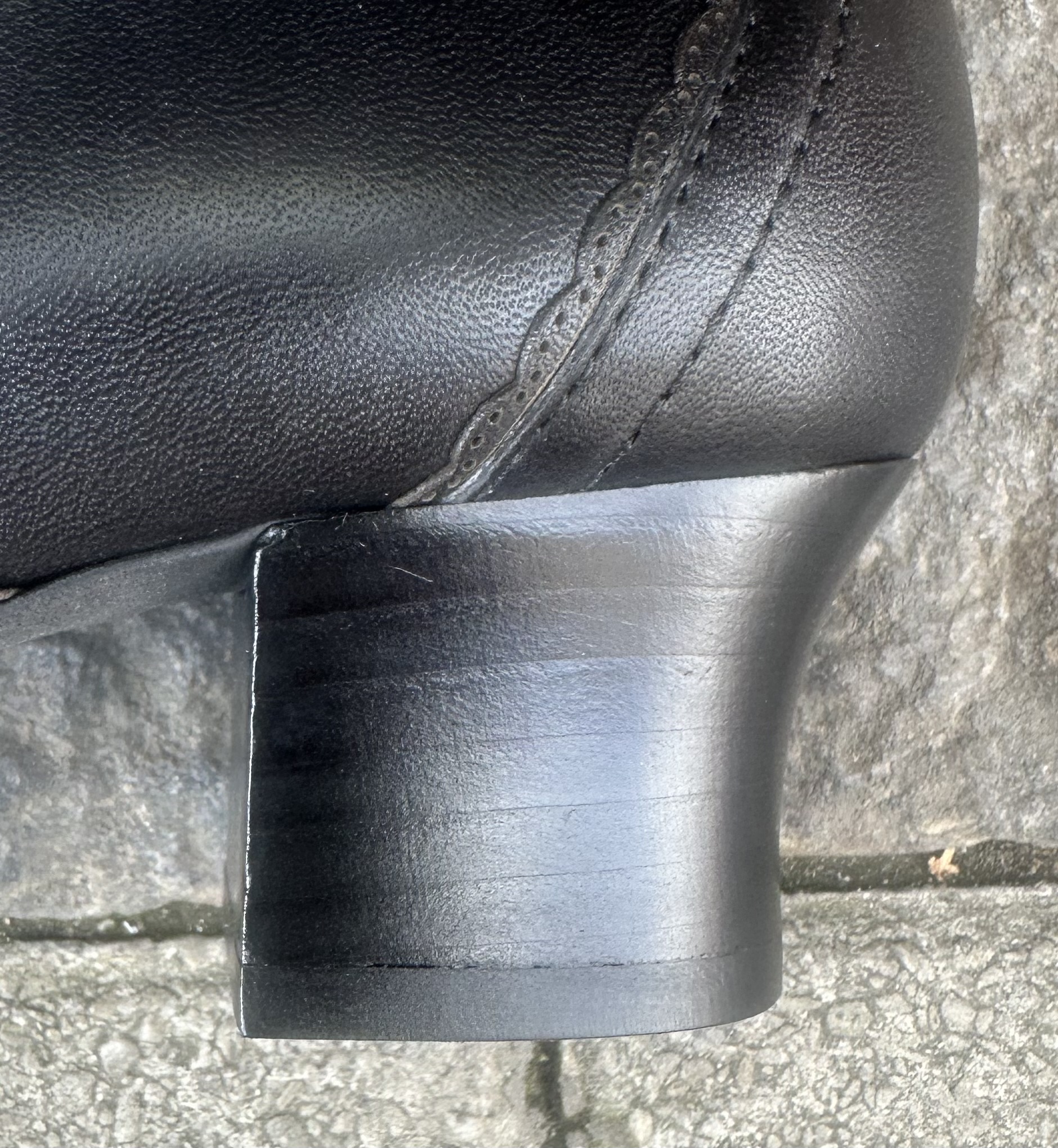 Brako snörkängor med brouges i naturgarvat skinn, svart - 3