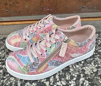 Sneakers från Charlotte of Sweden, zickzack- rose