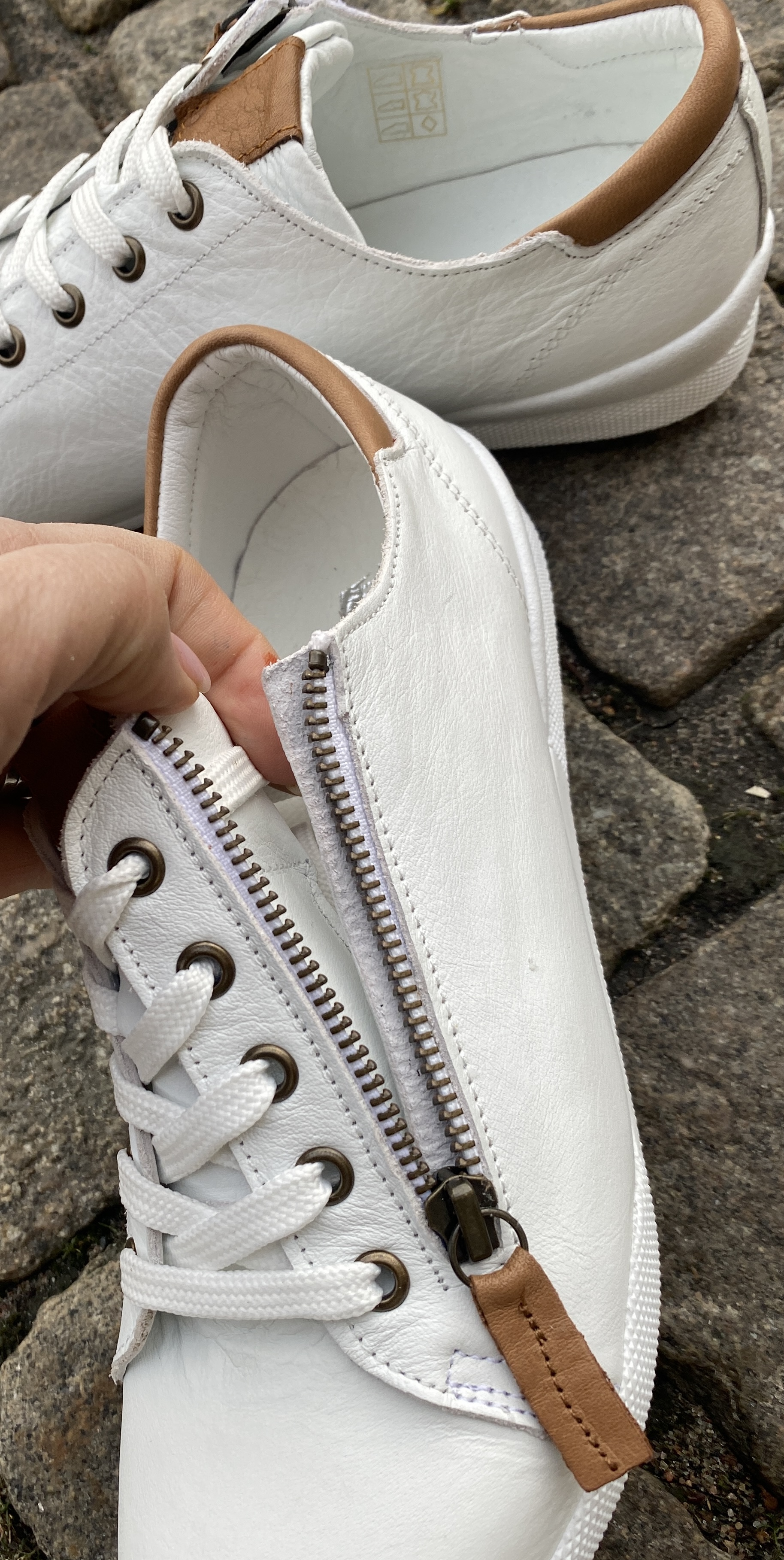 Sneakers med blixtlås från Charlotte of Sweden, lila/ scheifer - 4