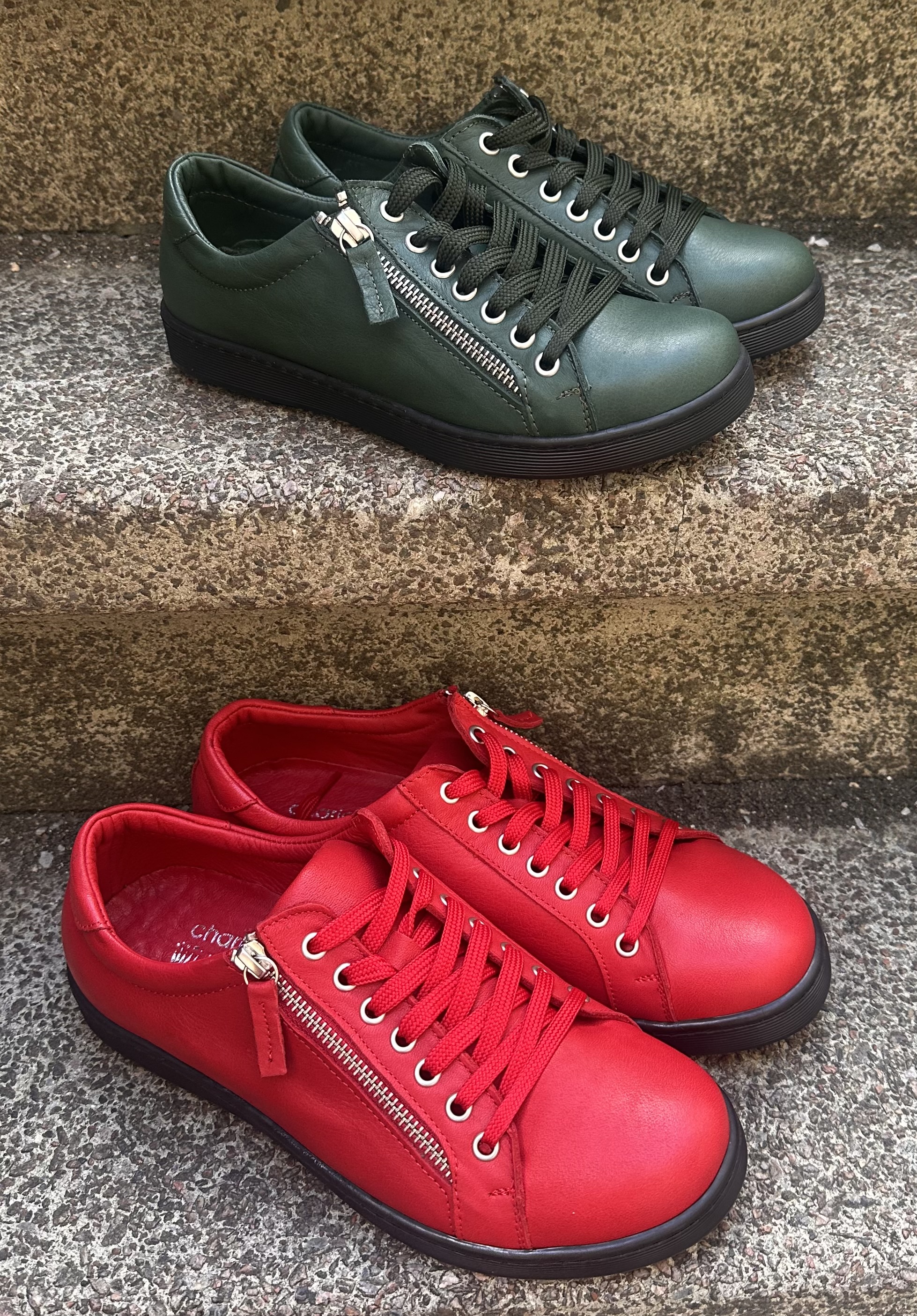 Sneakers med blixtlås från  Charlotte of Sweden, chili - 4