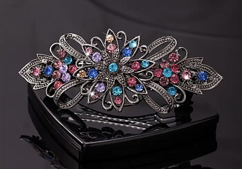 Vacker klämma i strass- multicolor