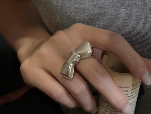 Frosted Bow Ring Silver