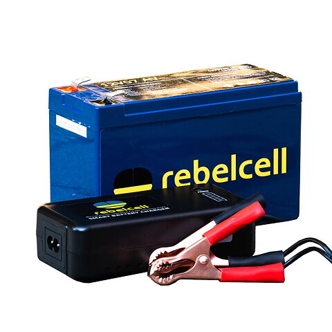 Paket med Rebelcell 12V07 och 12.6V4A laddare