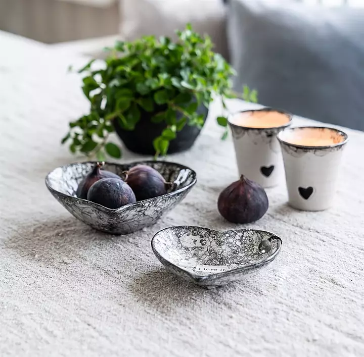 GLAS & PORSLIN  Det dukade bordet