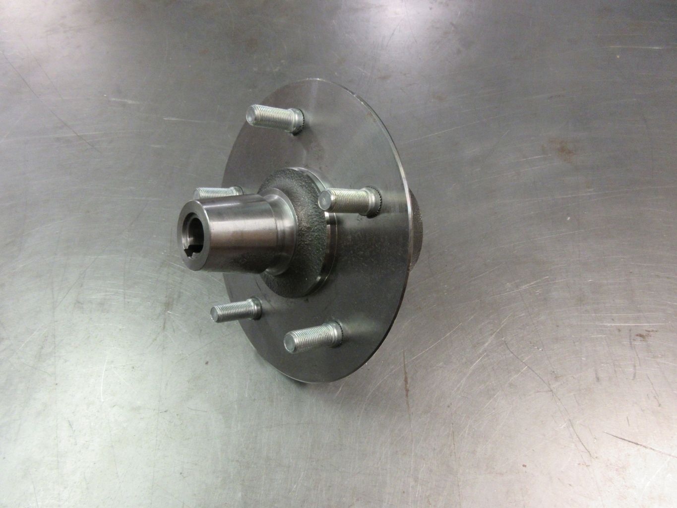 Rear Hub Lincoln 5x5.5"
