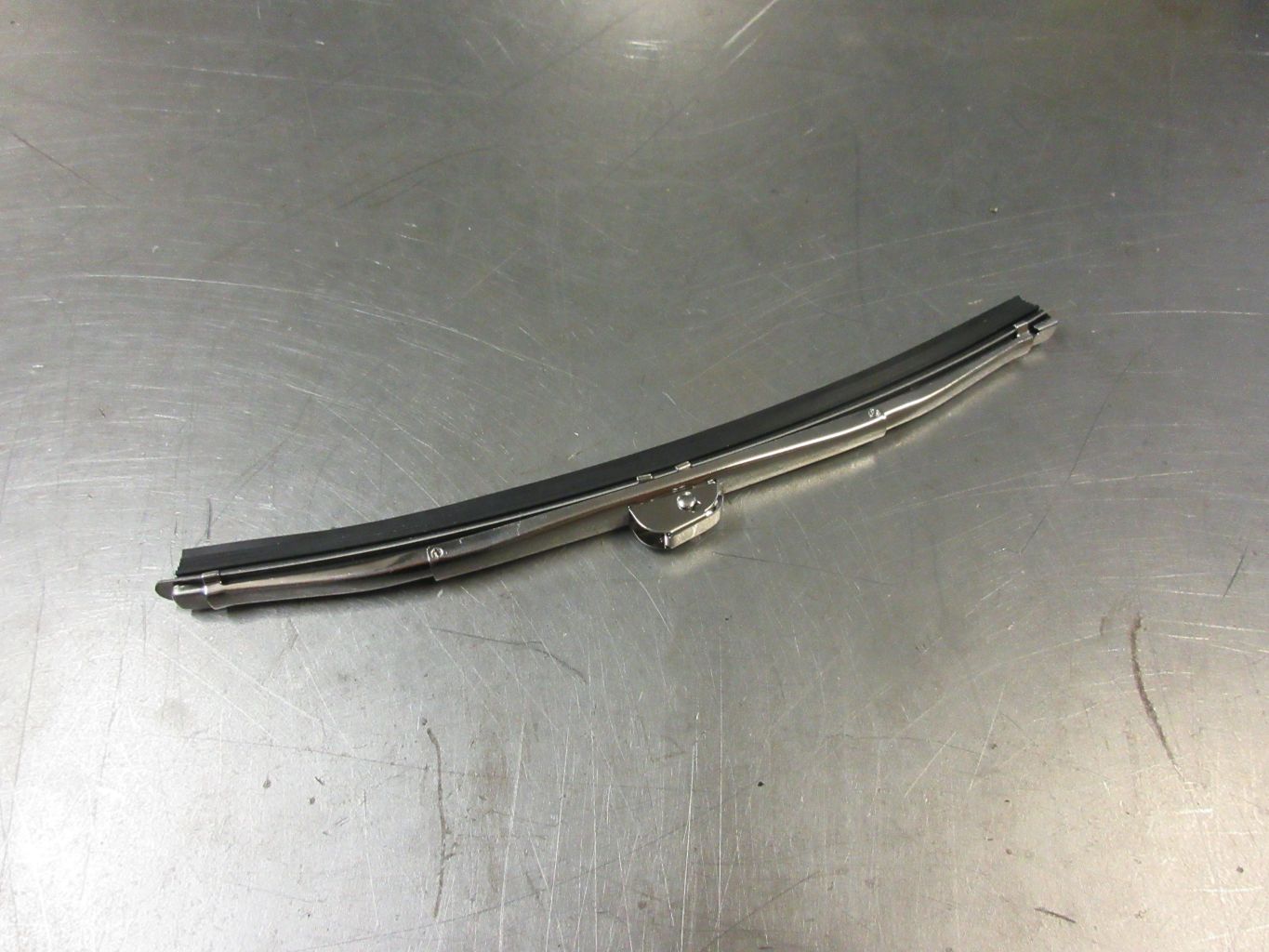 Wiper Blade 37-40 8-1/8´´ ´´Wrist Type´´