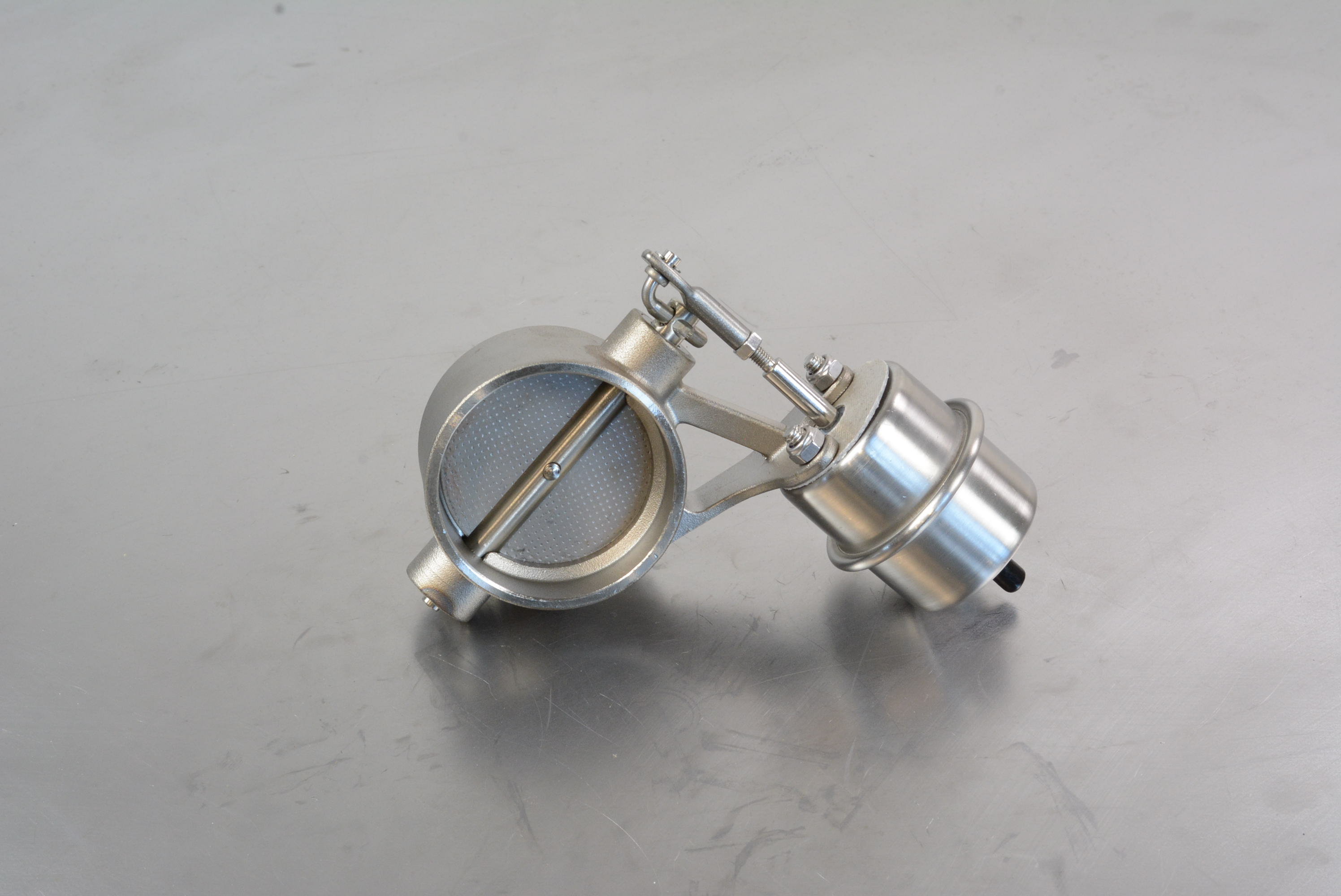Cutouts 2,5" Vacuum controlled
