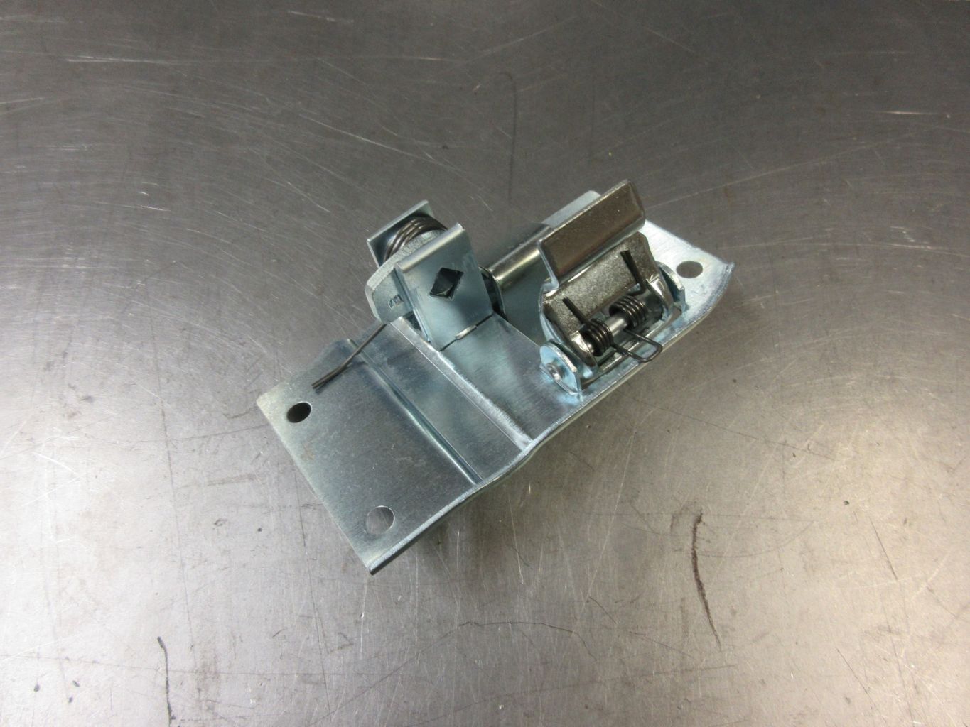 Door Latch 30-31 RH
