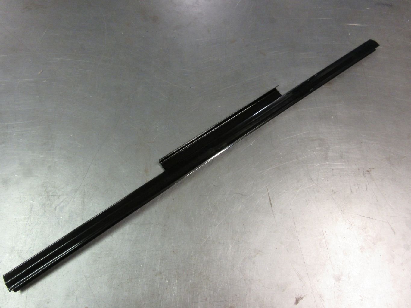 Metal Glass Channel Rear Window 28-31