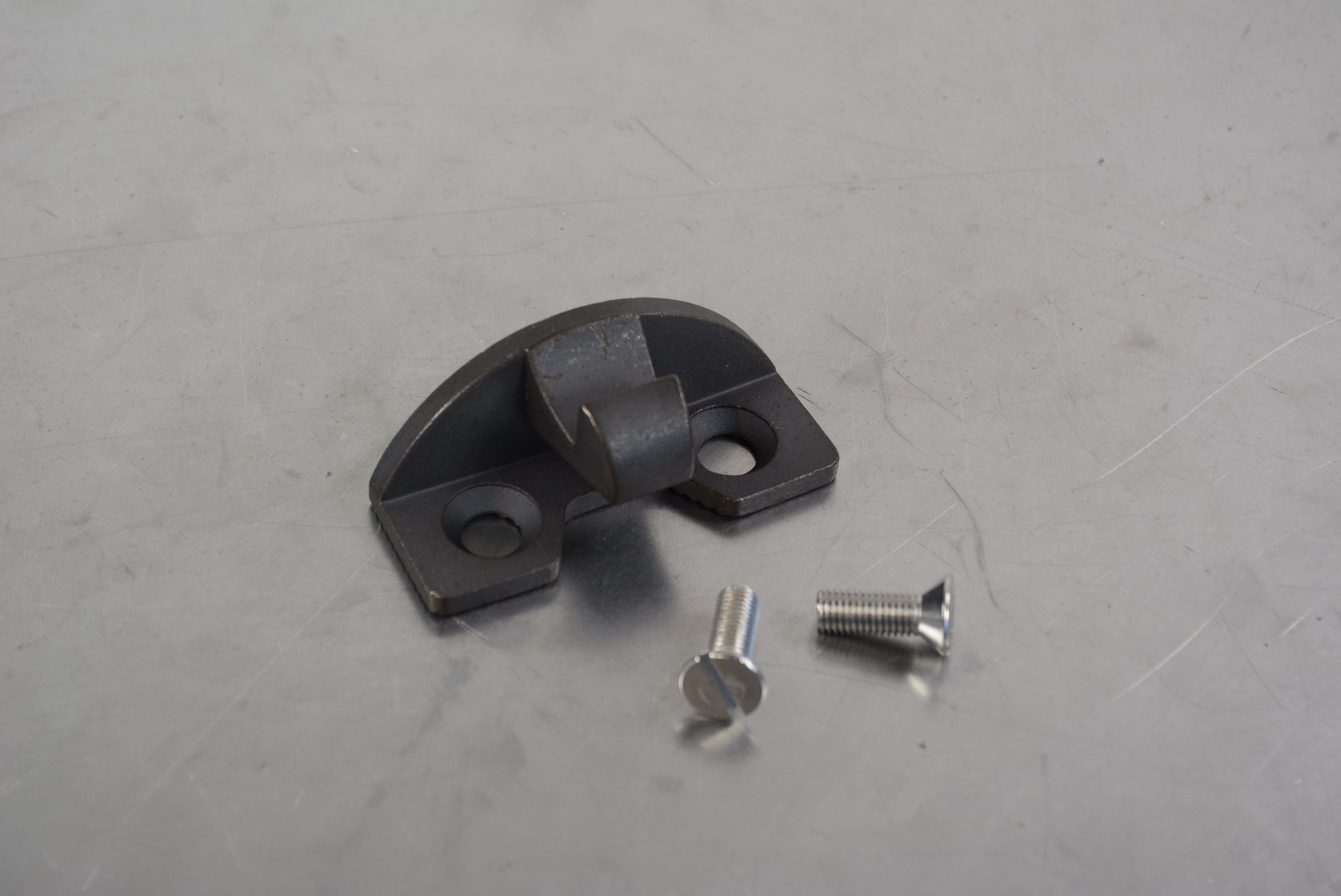 Door Striker Plate 28-32 Open