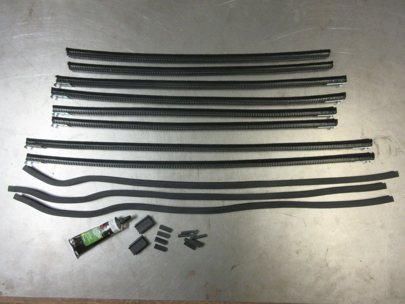 Window Channel Kit Rear Quarter/Rear Door Fordor -32