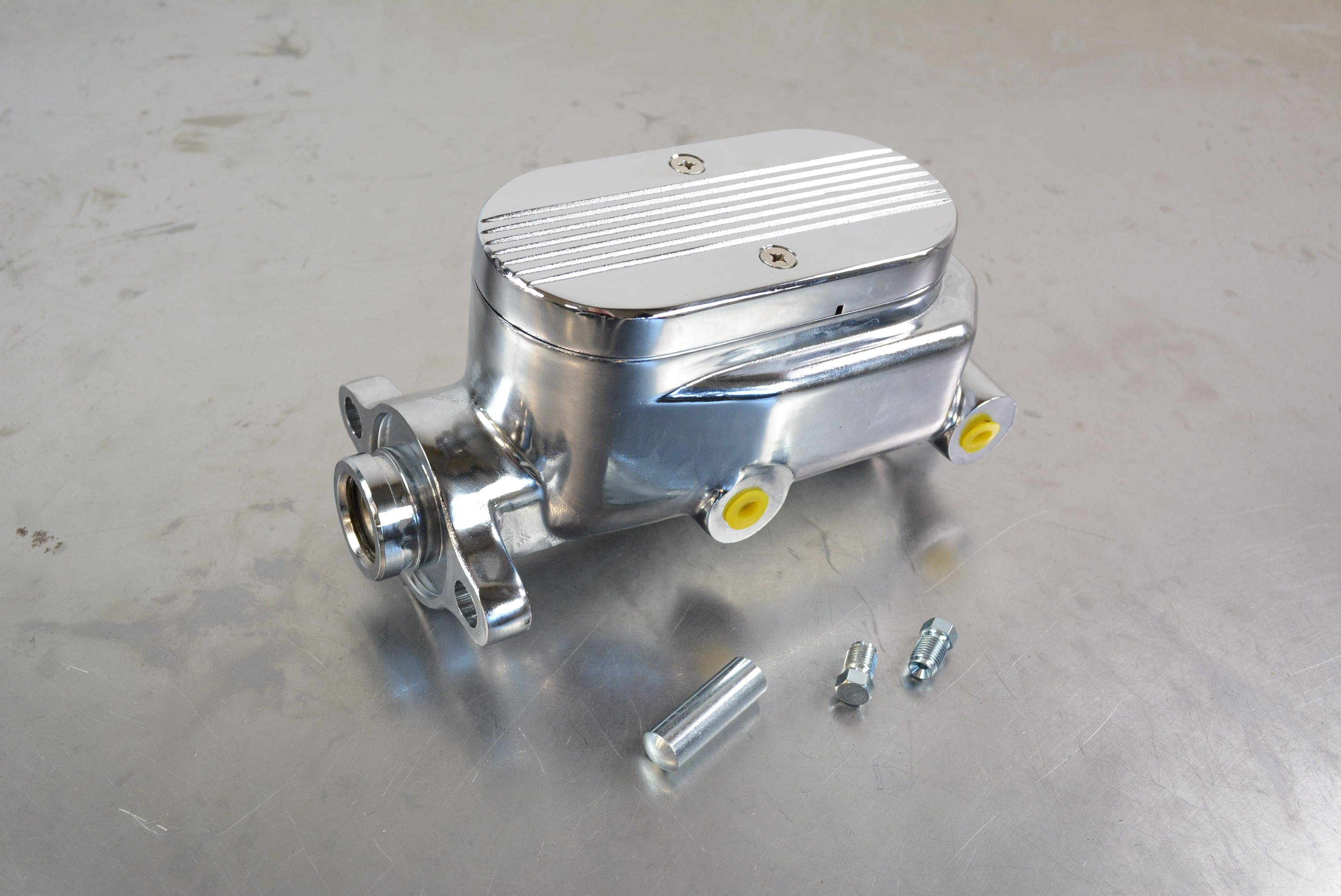 Master Cylinder 1´´ Bore 3/8´´