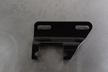 Generatorfäste "Header Bracket" CSB Svart