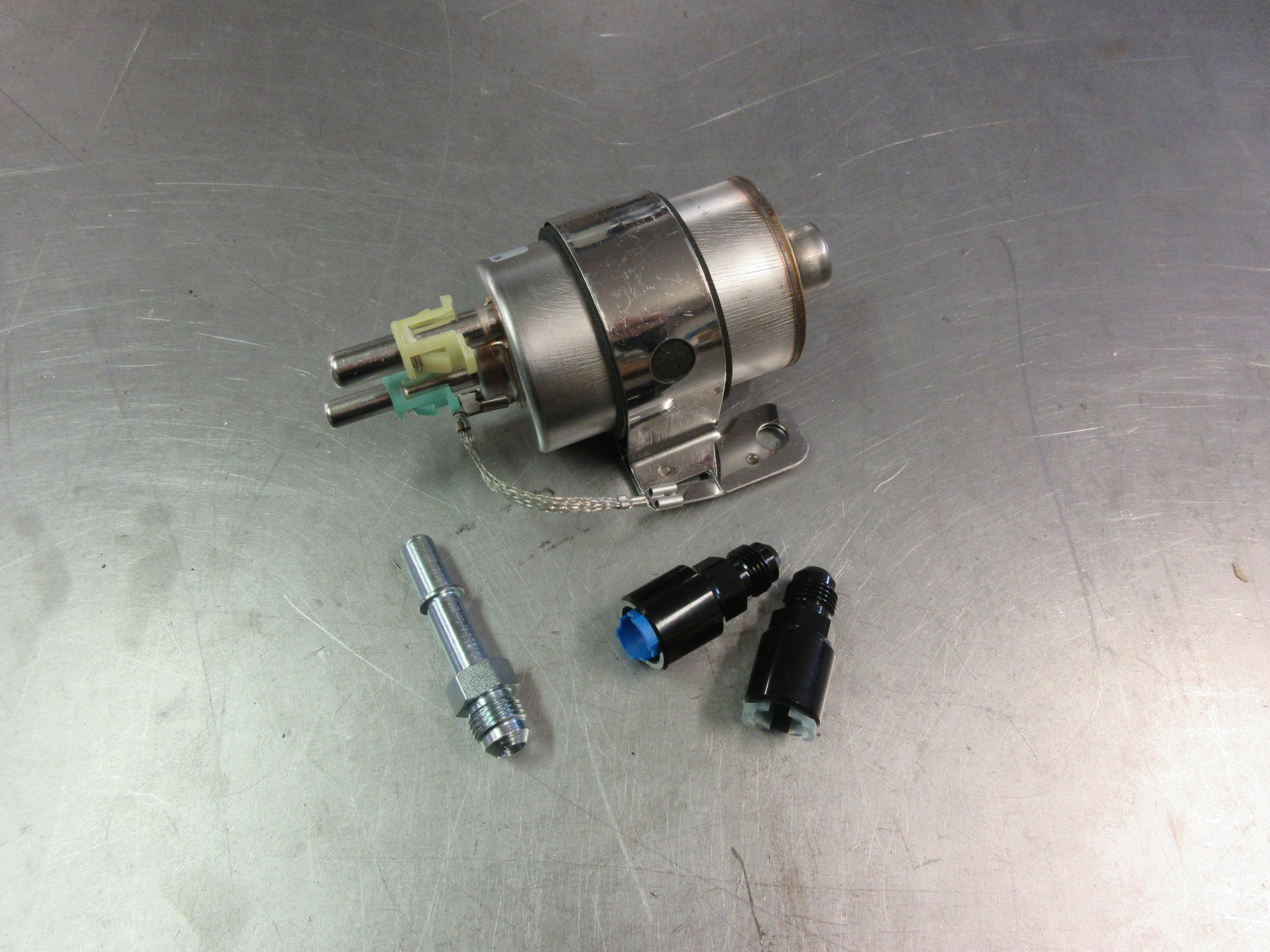 Bränslefilter/Regulator LS3 58 psi + nipplar