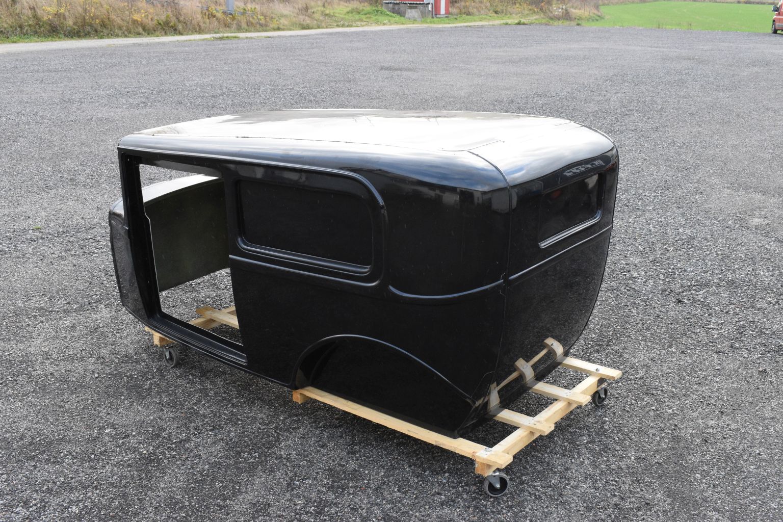 Fiberglass Body -31 Tudor - 4