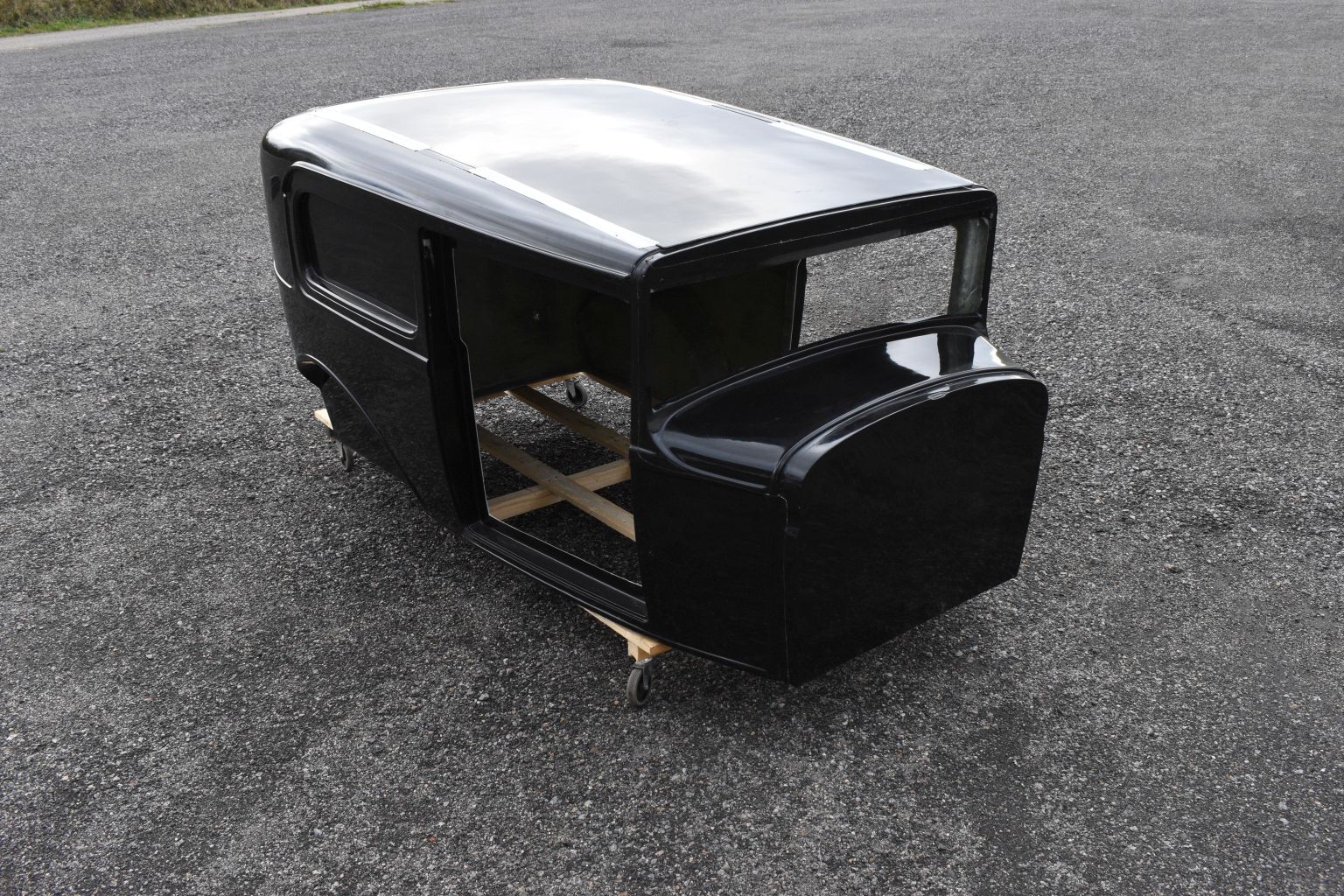 Fiberglass Body -31 Tudor