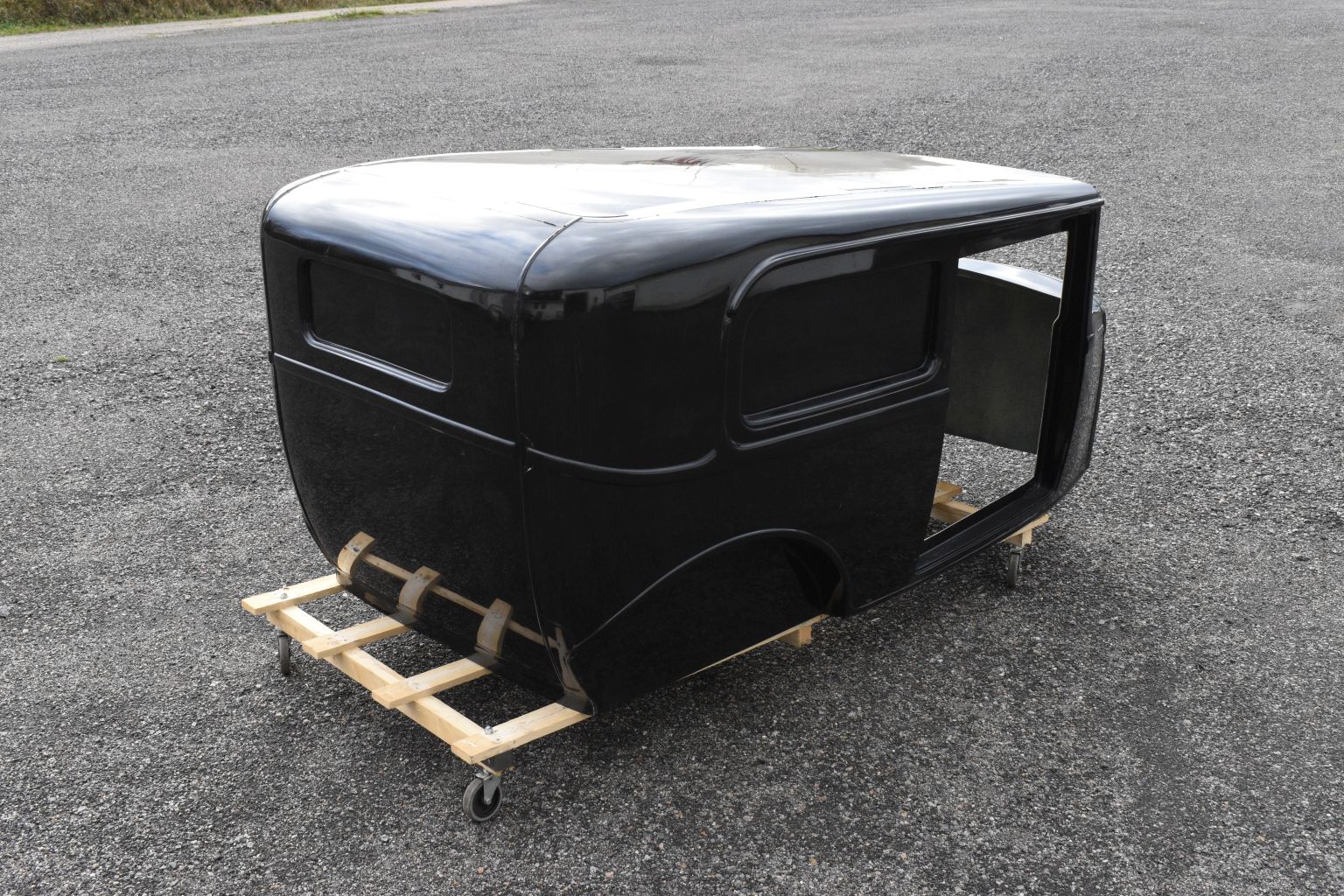 Fiberglass Body -31 Tudor - 2
