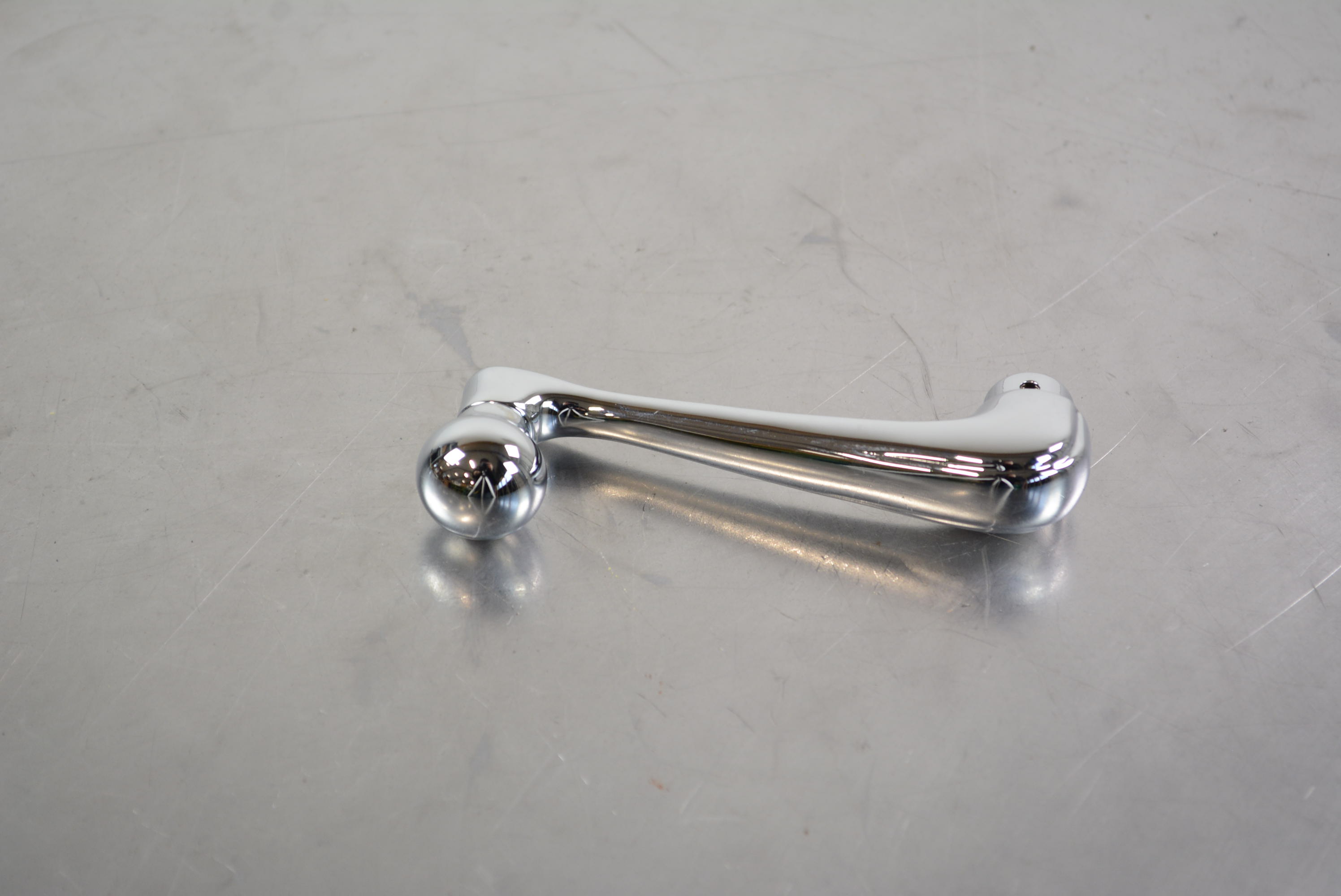 Window Crank 33-34 Closed