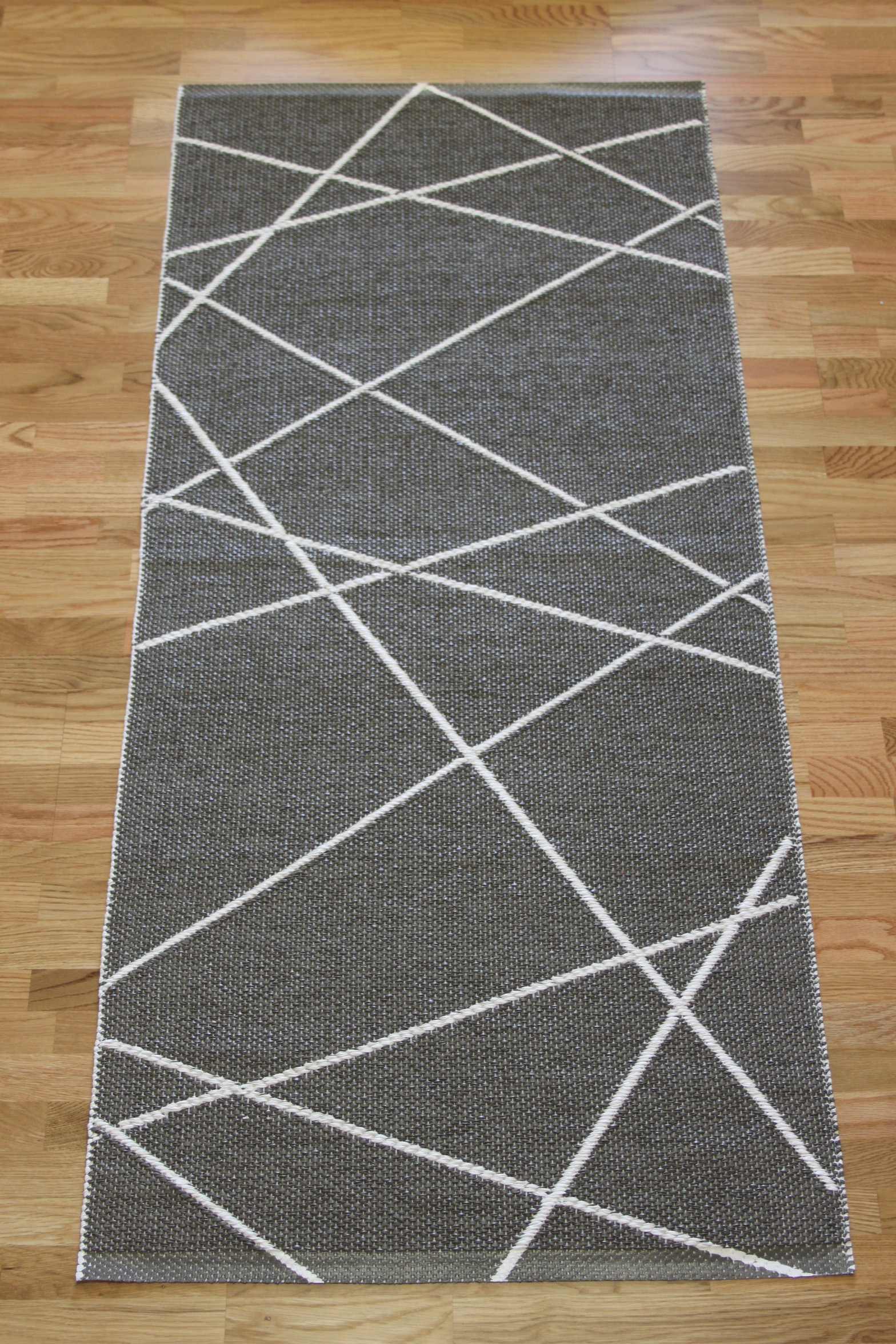 Line Grå - plastmatta - 2