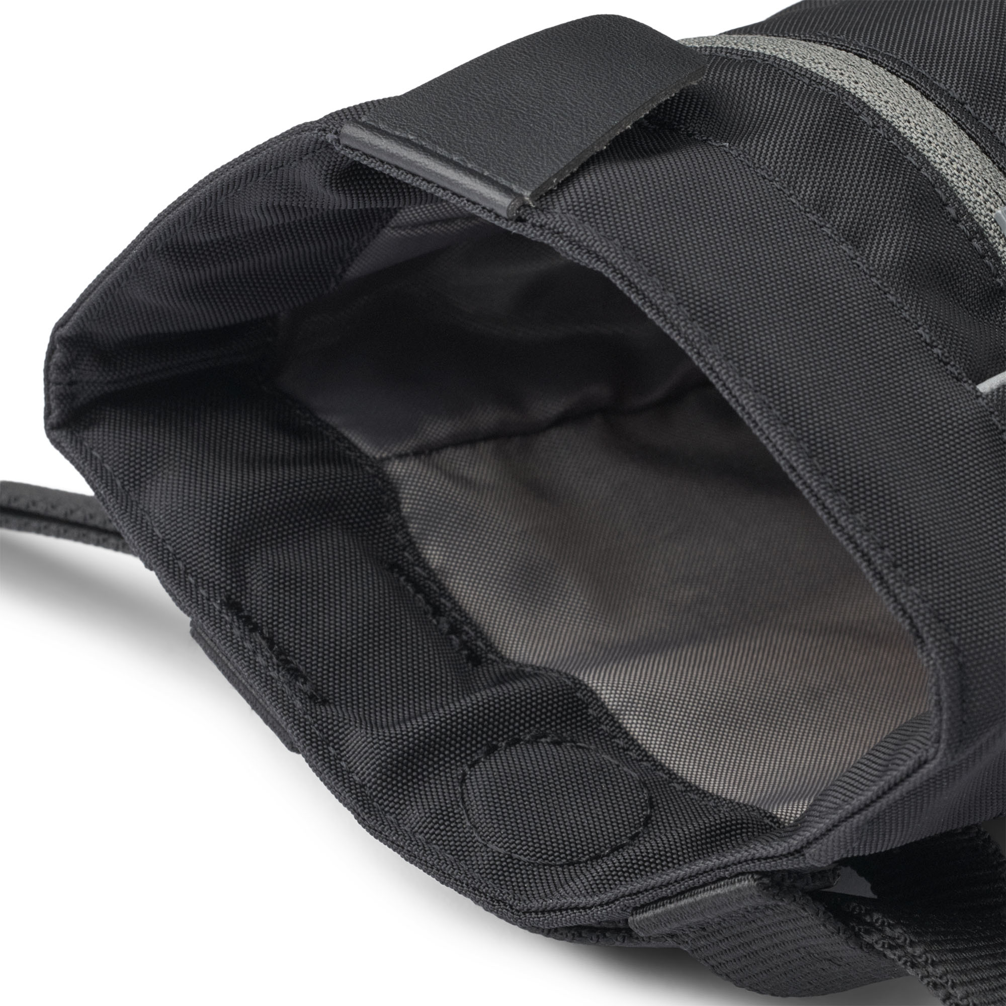 Dog Copenhagen Go Explore™ Treat Bag, Black - 4
