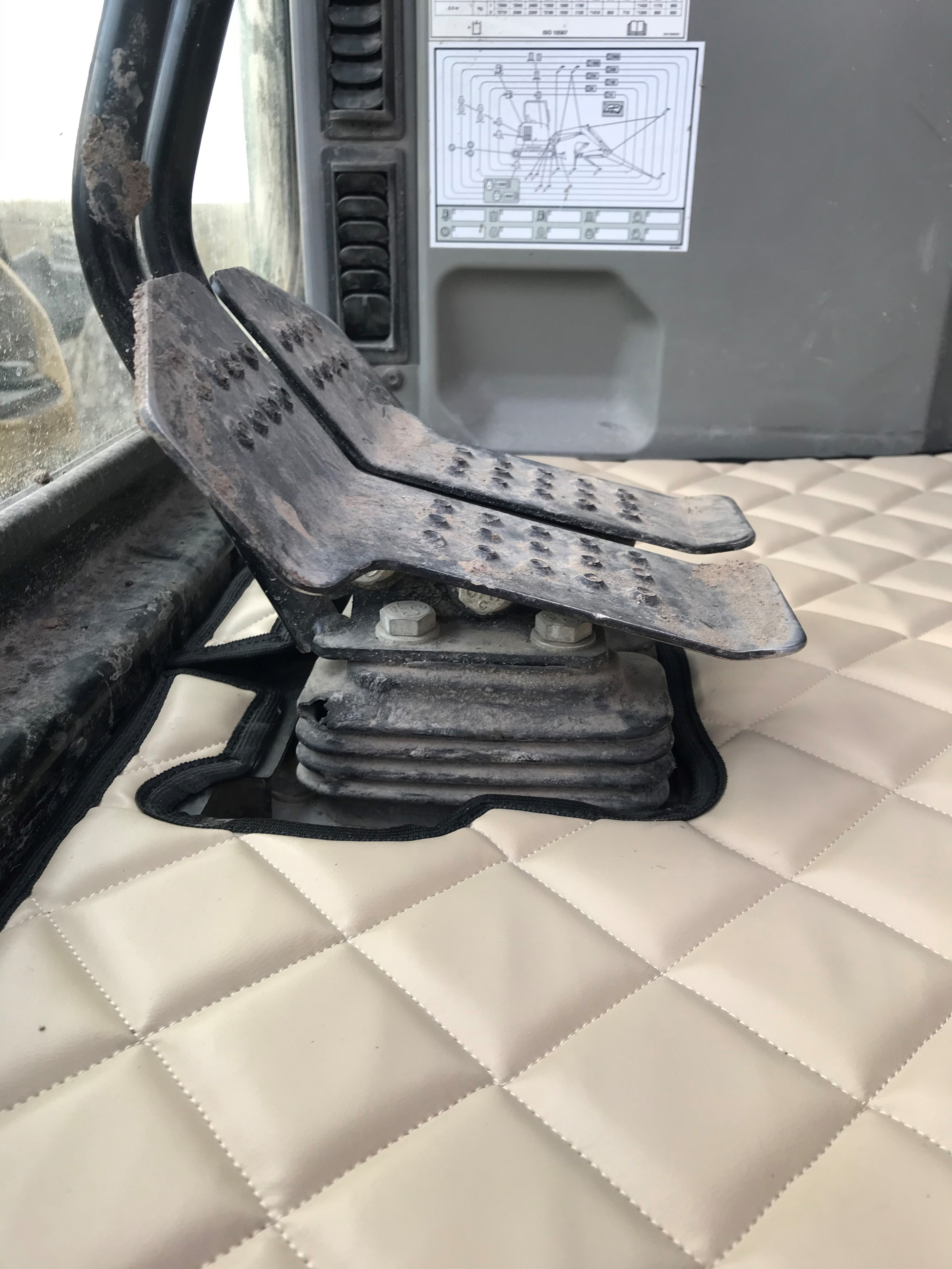Golvmatta CAT 303.5E CR -  305.5E CR - Diamant - 3