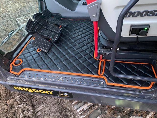 Golvmatta Doosan DX300LC-5 -DX380  LC-5  - Diamant - 3