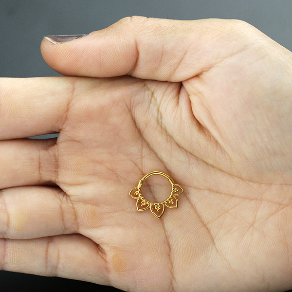 Clicker med vackert mönster - 24K guld PVD - 3